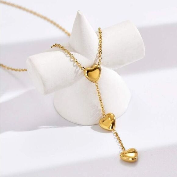Anthropologie Jewelry - Gold heart Necklace Q444